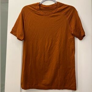 Men's Lululemon Metal Vent Short Sleeve Athletic Orange T-Shirt